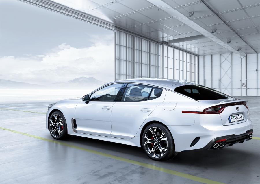  Kia Stinger GT (CK) 2017 года  (WW) (фото 16 из 106)